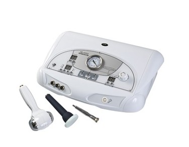 Tiefenreines Hautbild nach der Diamant Mikrodermabrasion bei Beautykings Freiburg